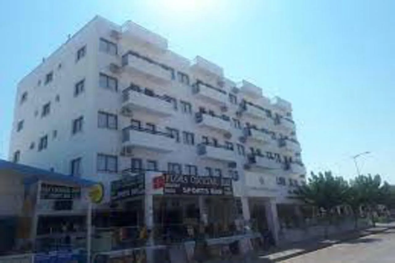 Flora Hotel Apartments プロタラス