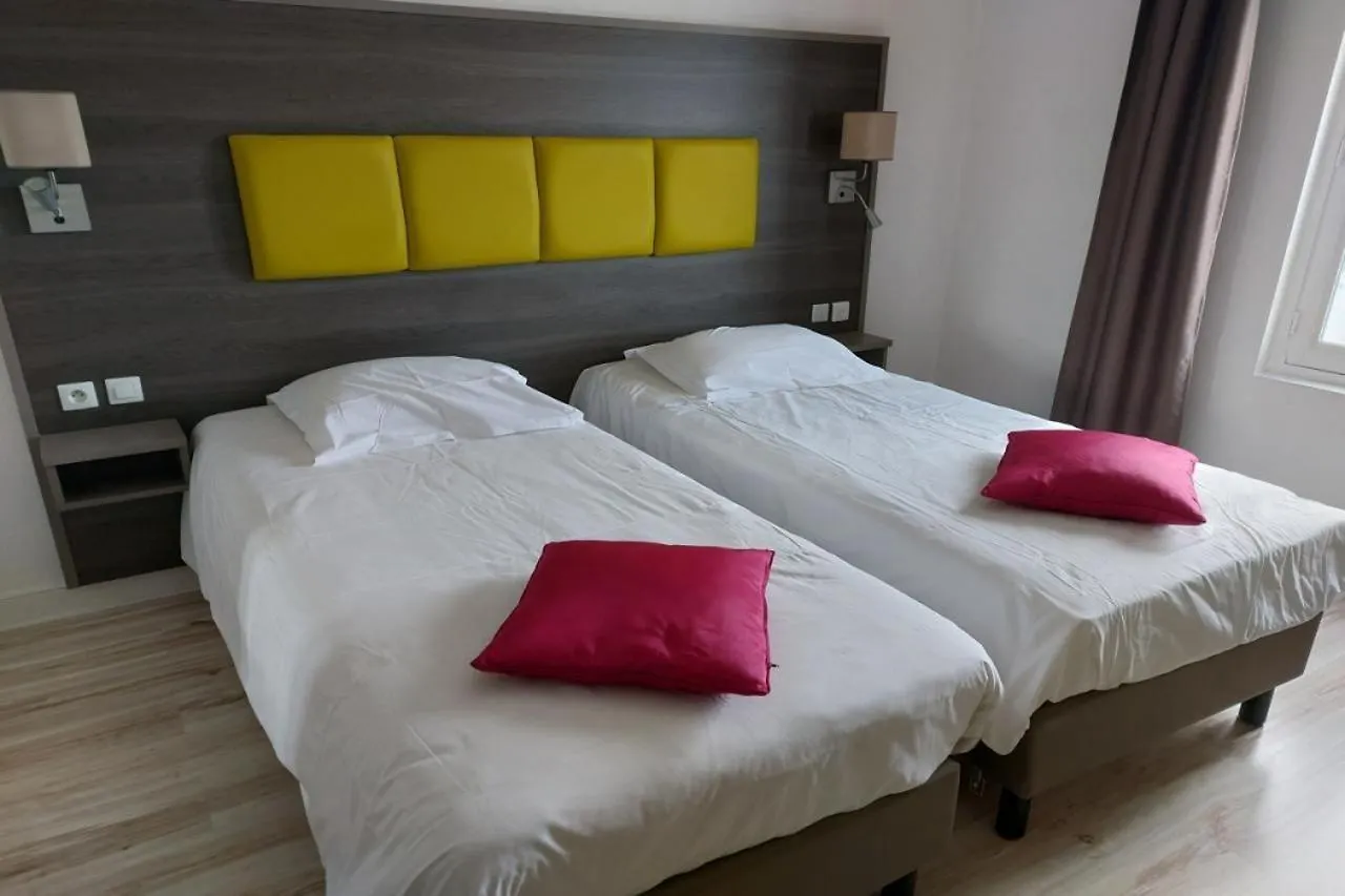 Flora Hotel Apartments プロタラス